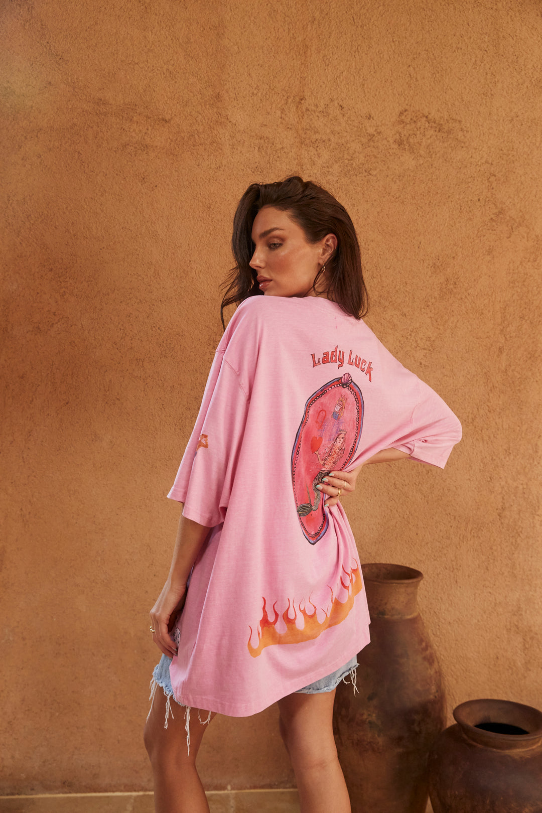 THE VERY OVERSIZED LUCKY MERMAID TEE - BRIGHT PINK