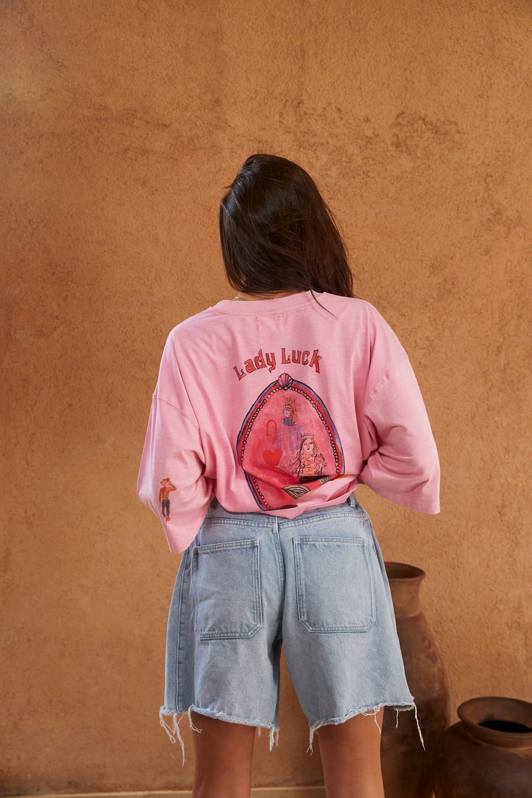THE VERY OVERSIZED LUCKY MERMAID TEE - BRIGHT PINK