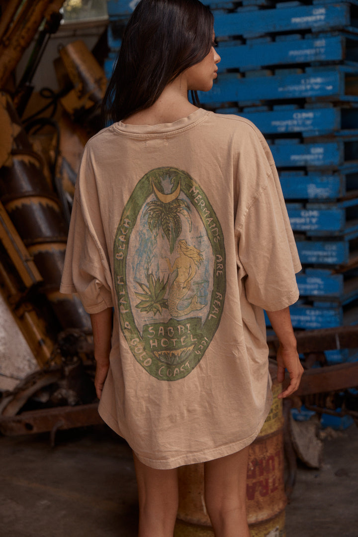 THE VERY OVERSIZED MERMAID TEE - LATTE