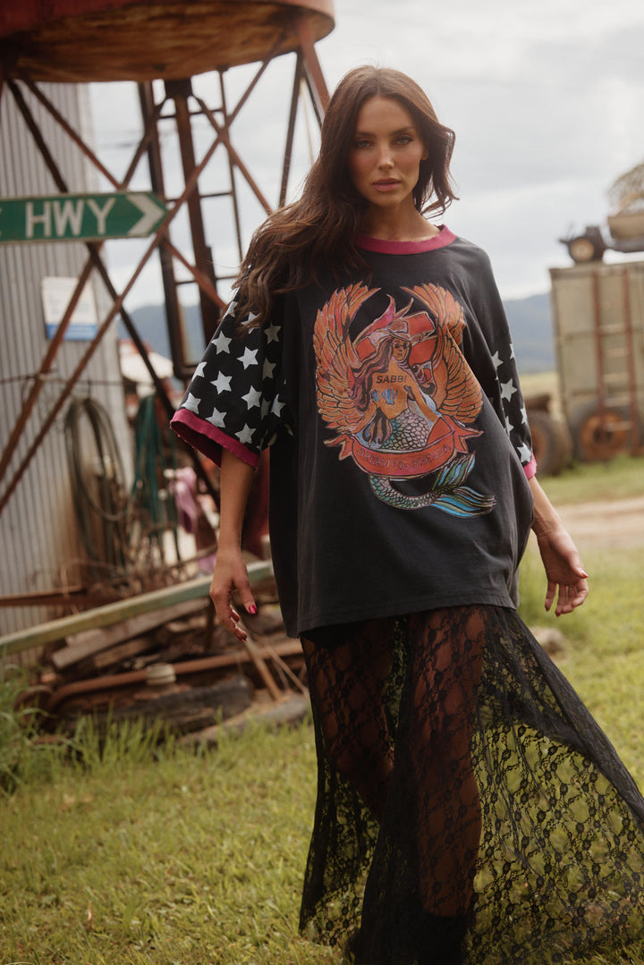 THE VERY OVERSIZED VINTAGE DREAM BIG BRENDA TEE- BLACK