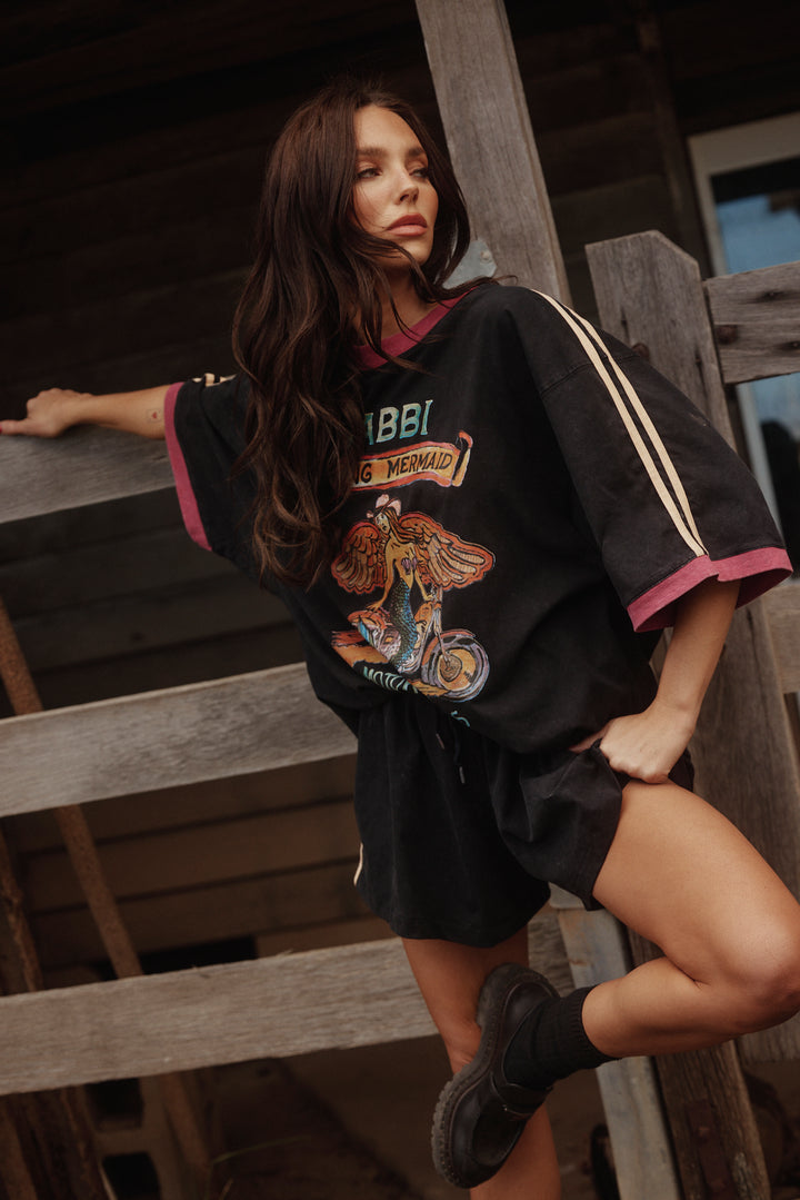 THE VERY OVERSIZED FLYING MERMAID TEE - BLACK