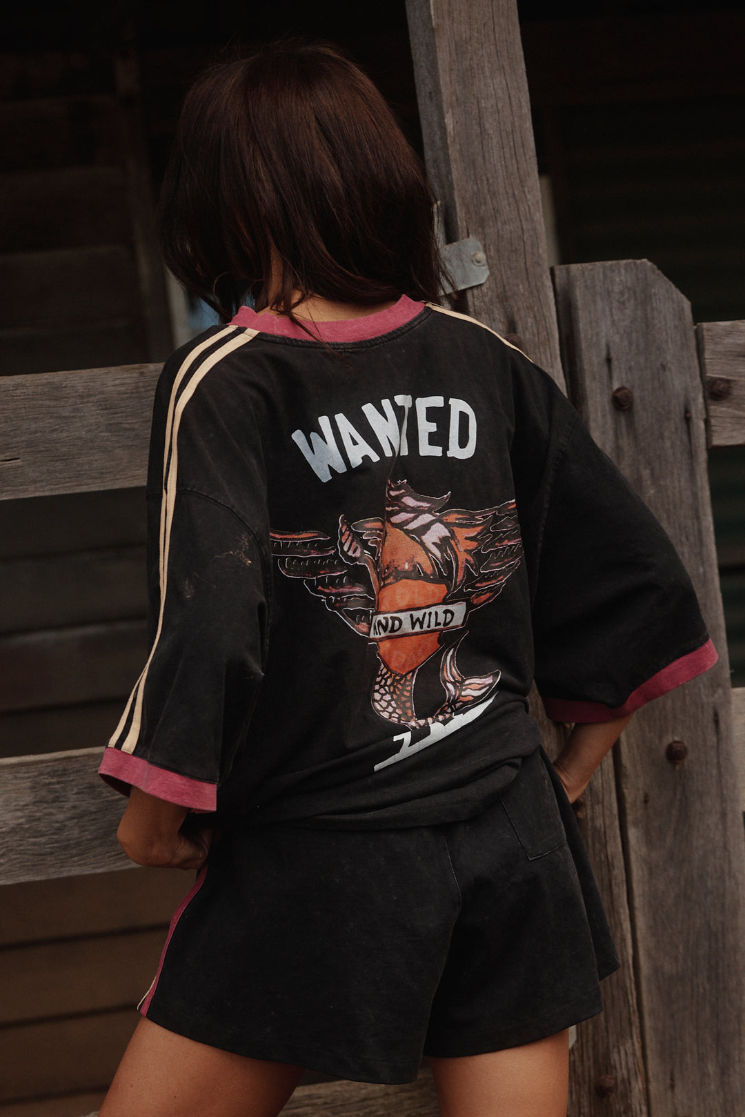 THE VERY OVERSIZED FLYING MERMAID TEE - BLACK