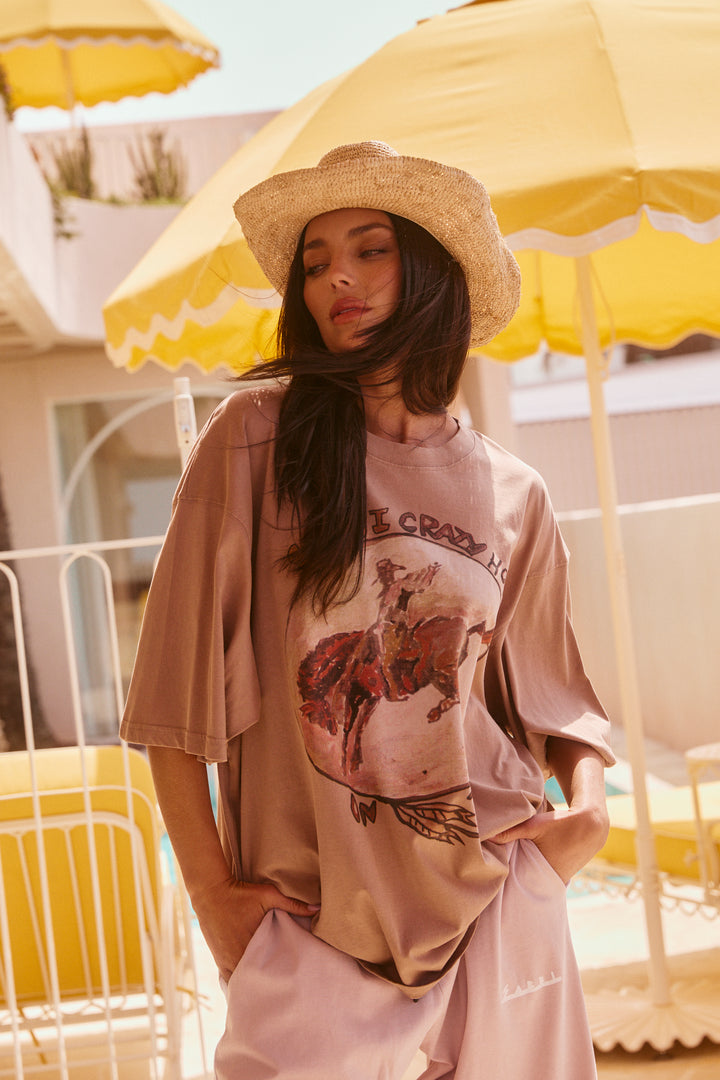 THE VERY OVERSIZED CRAZY HORSE TEE - WASHED CLAY