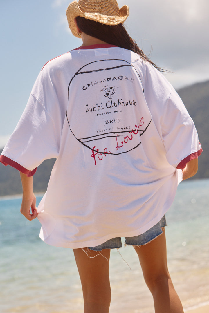 THE VERY OVERSIZED CHAMPAGNE IS FOR LOVERS