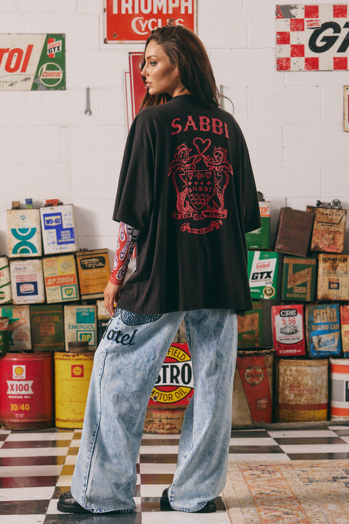 THE VERY OVERSIZED RACING BADGE TEE - BLACK