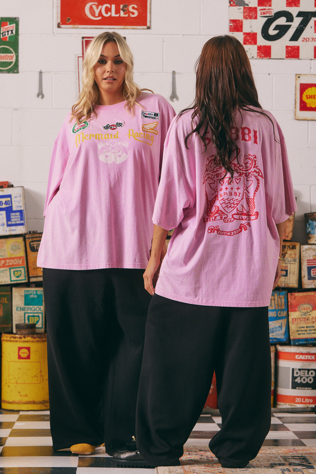 THE VERY OVERSIZED RACING BADGE TEE - PINK