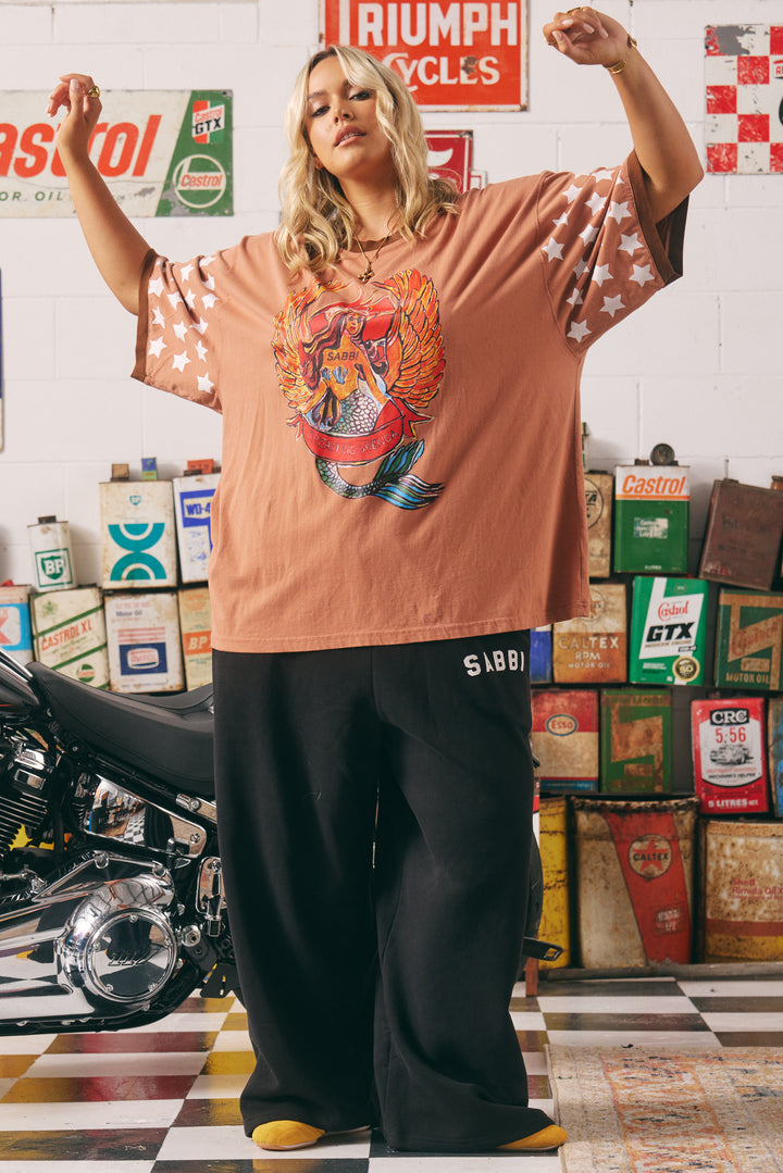 THE VERY OVERSIZED DREAM BIG BRENDA TEE - CLAY