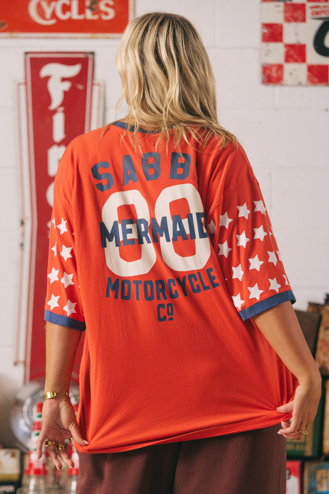 THE VERY OVERSIZED VINTAGE DREAM BIG BRENDA TEE - RED