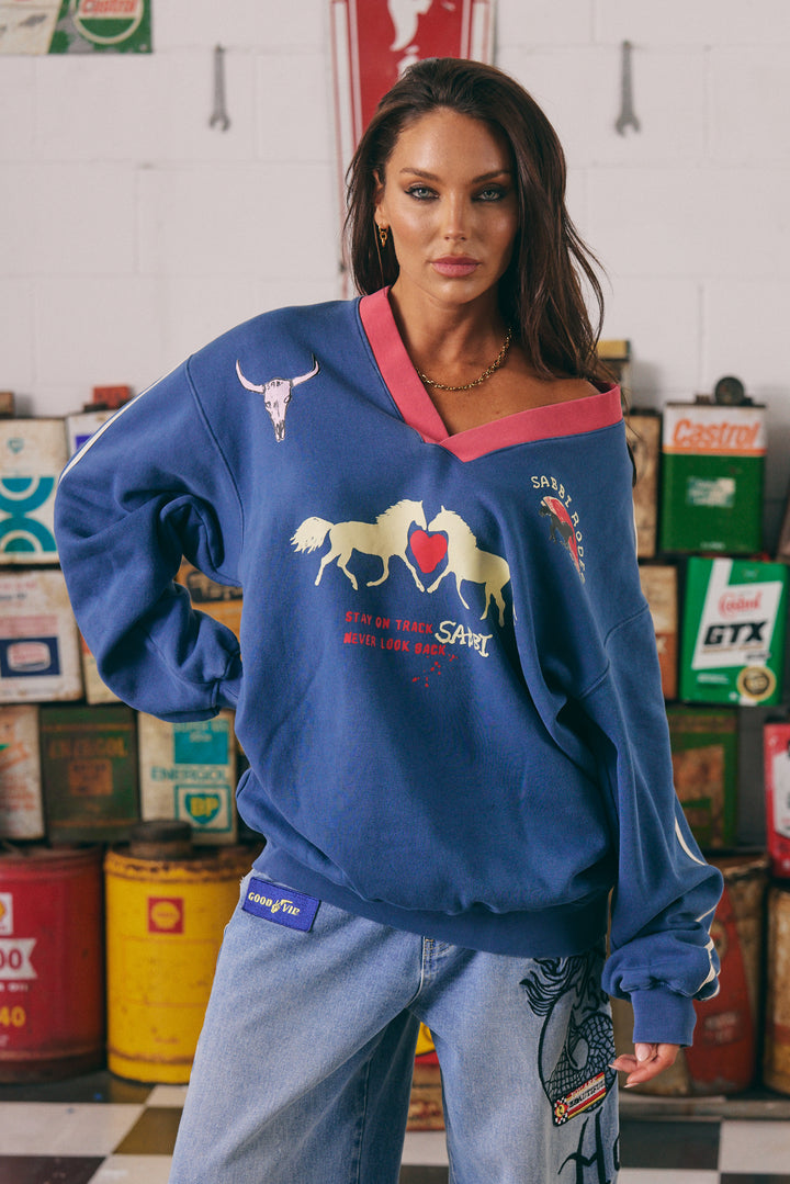 I LOVE COUNTRY MUSIC V-NECK CREW - BLUE