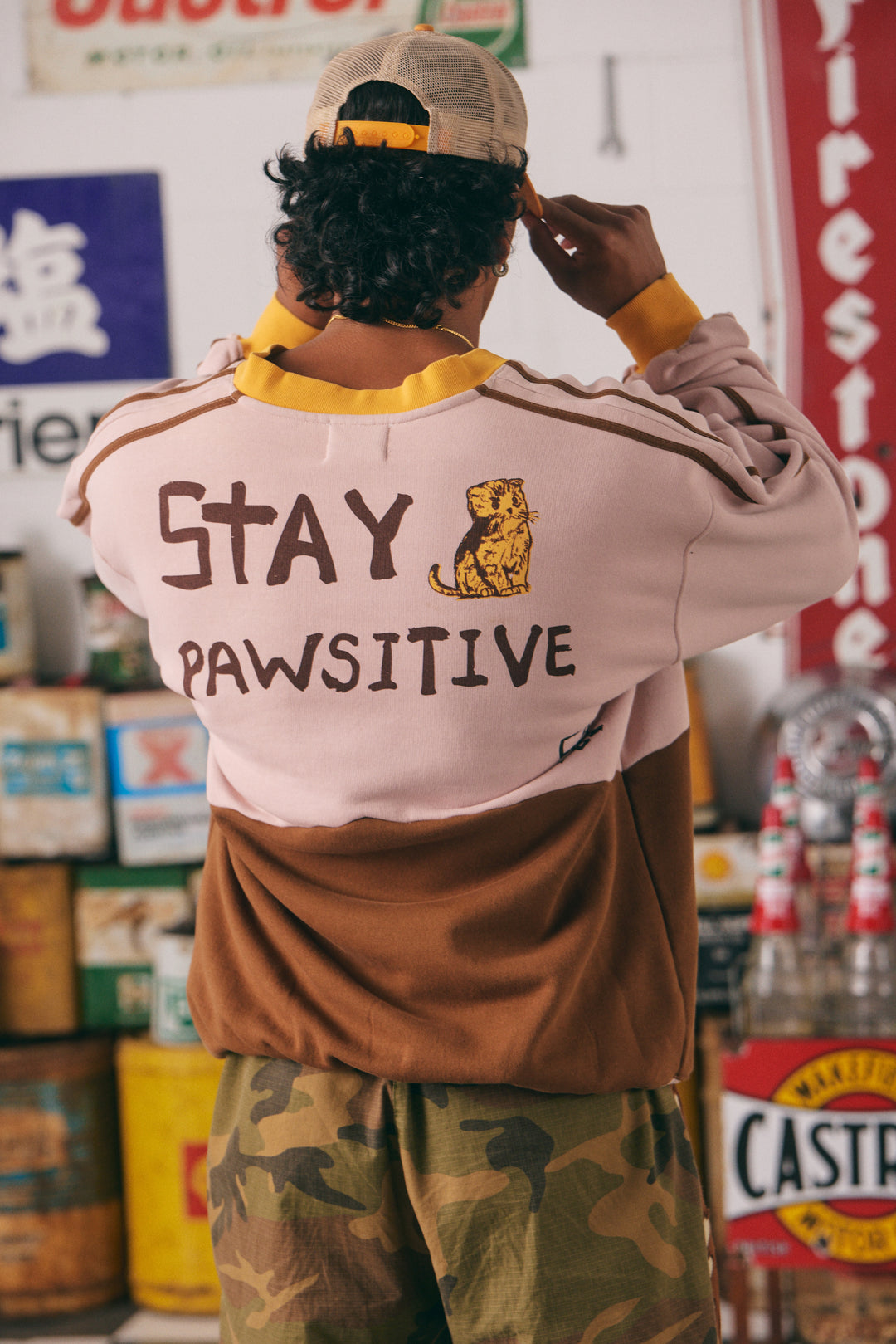 CAT V NECK CREW - PEACH & BROWN