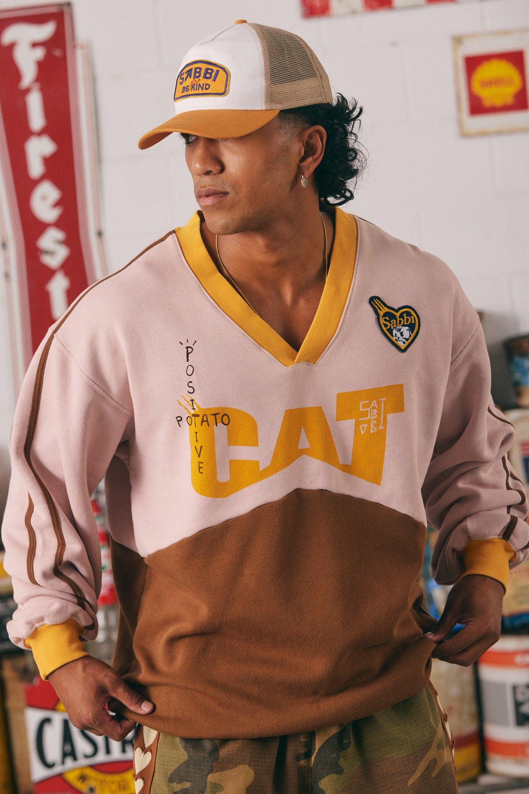 CAT V NECK CREW - PEACH & BROWN