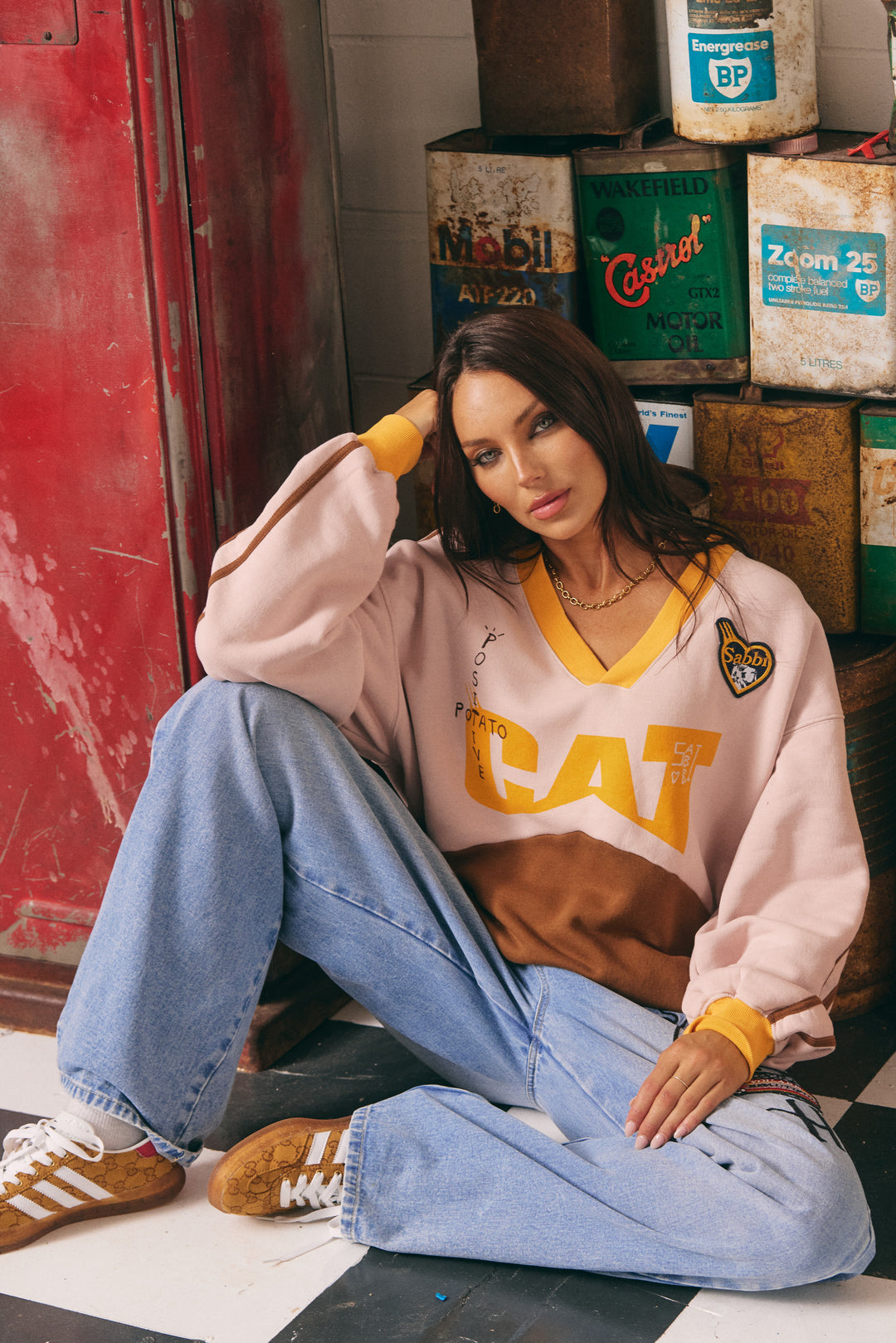 CAT V NECK CREW - PEACH & BROWN