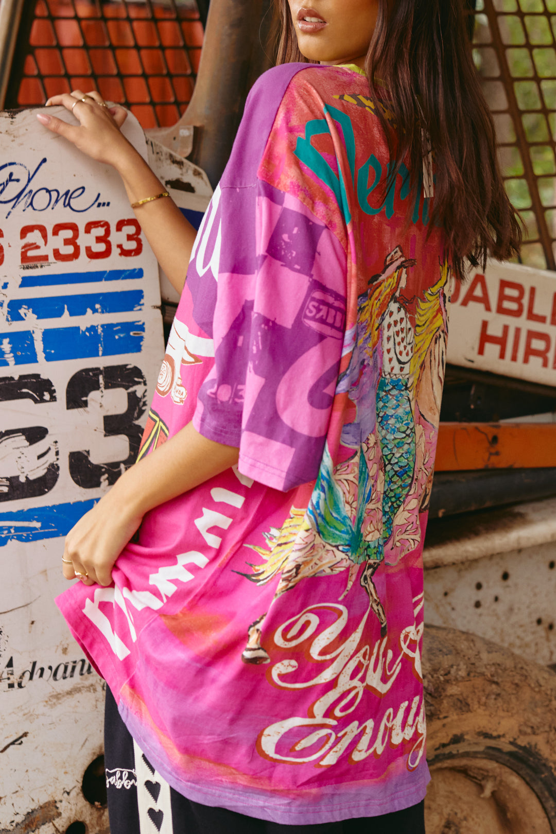 THE VERY OVERSIZED ITS GANGSTER TEE - PINK
