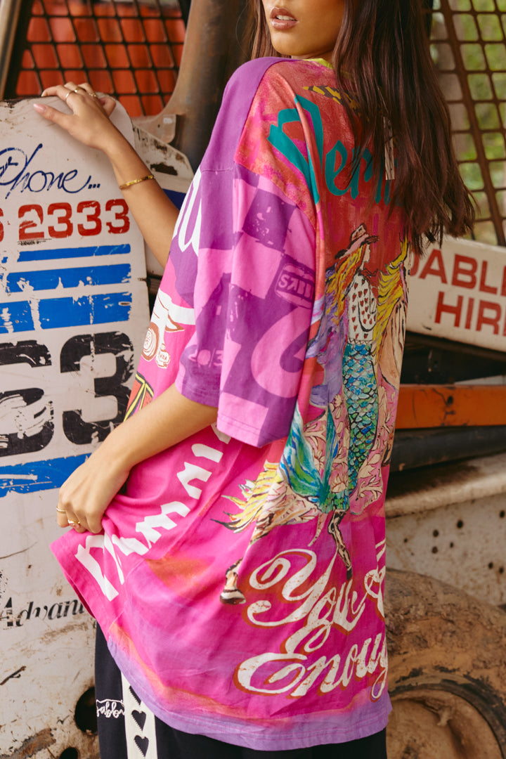 THE VERY OVERSIZED ITS GANGSTER TEE - PINK
