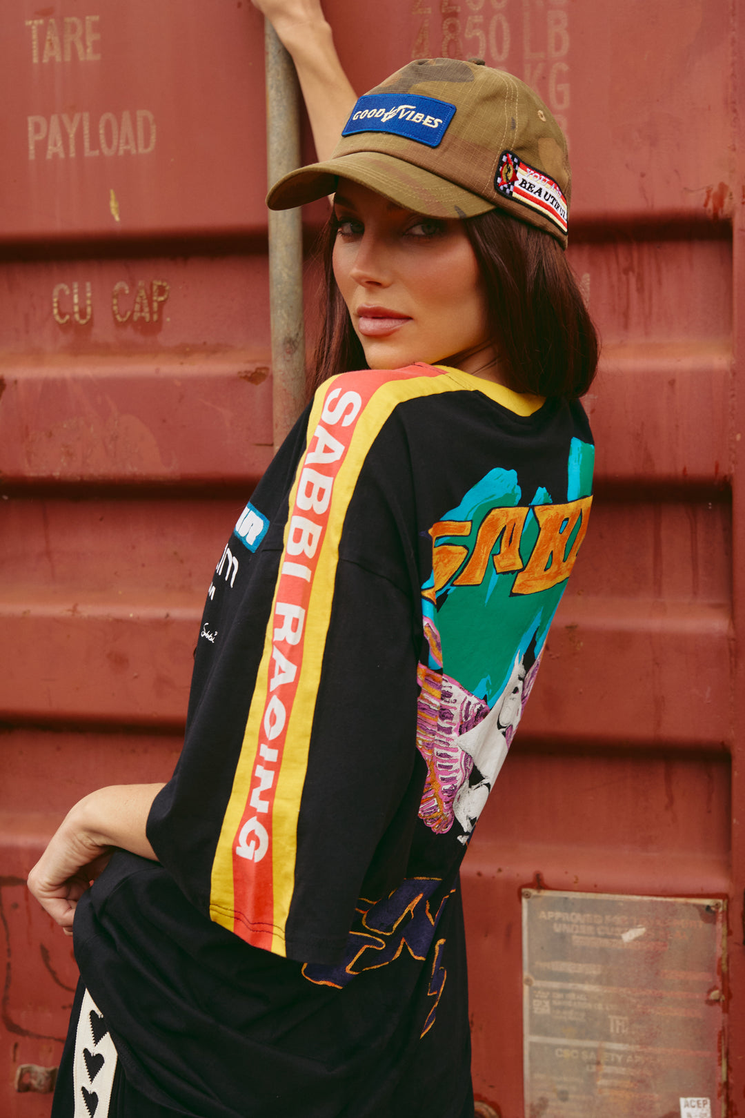 THE VERY OVERSIZED DON'T QUIT YOUR DAY DREAM TEE - BLACK