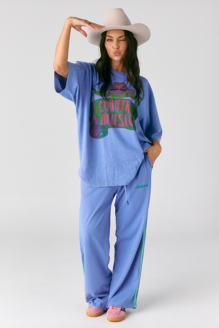 THE VERY OVERSIZED I LOVE COUNTRY MUSIC TEE - PERIWINKLE
