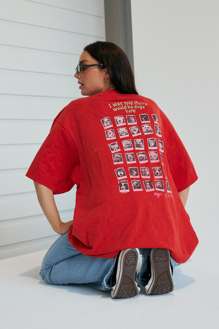 DOGS TEE - RED