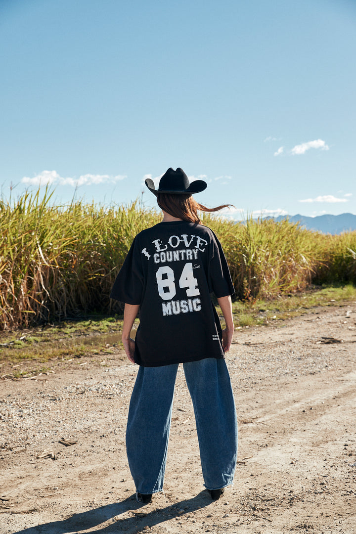 THE VERY OVERSIZED I LOVE COUNTRY MUSIC TEE - BLACK