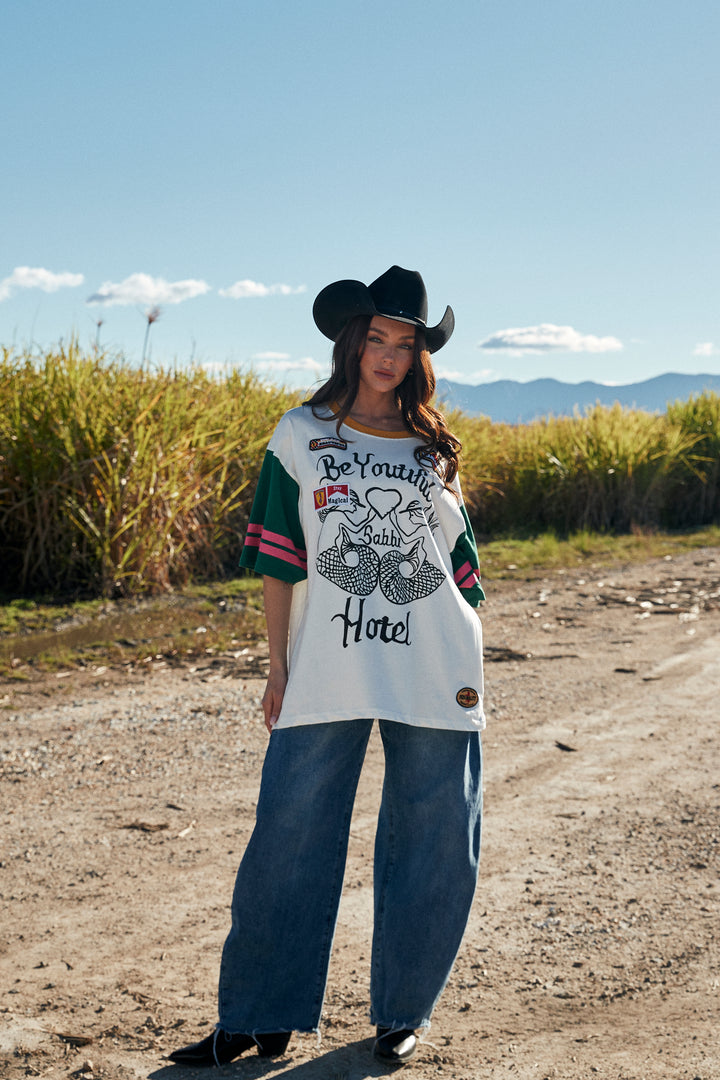 THE VERY OVERSIZED BEYOUTIFUL HOTEL TEE - MARSHMELLOW
