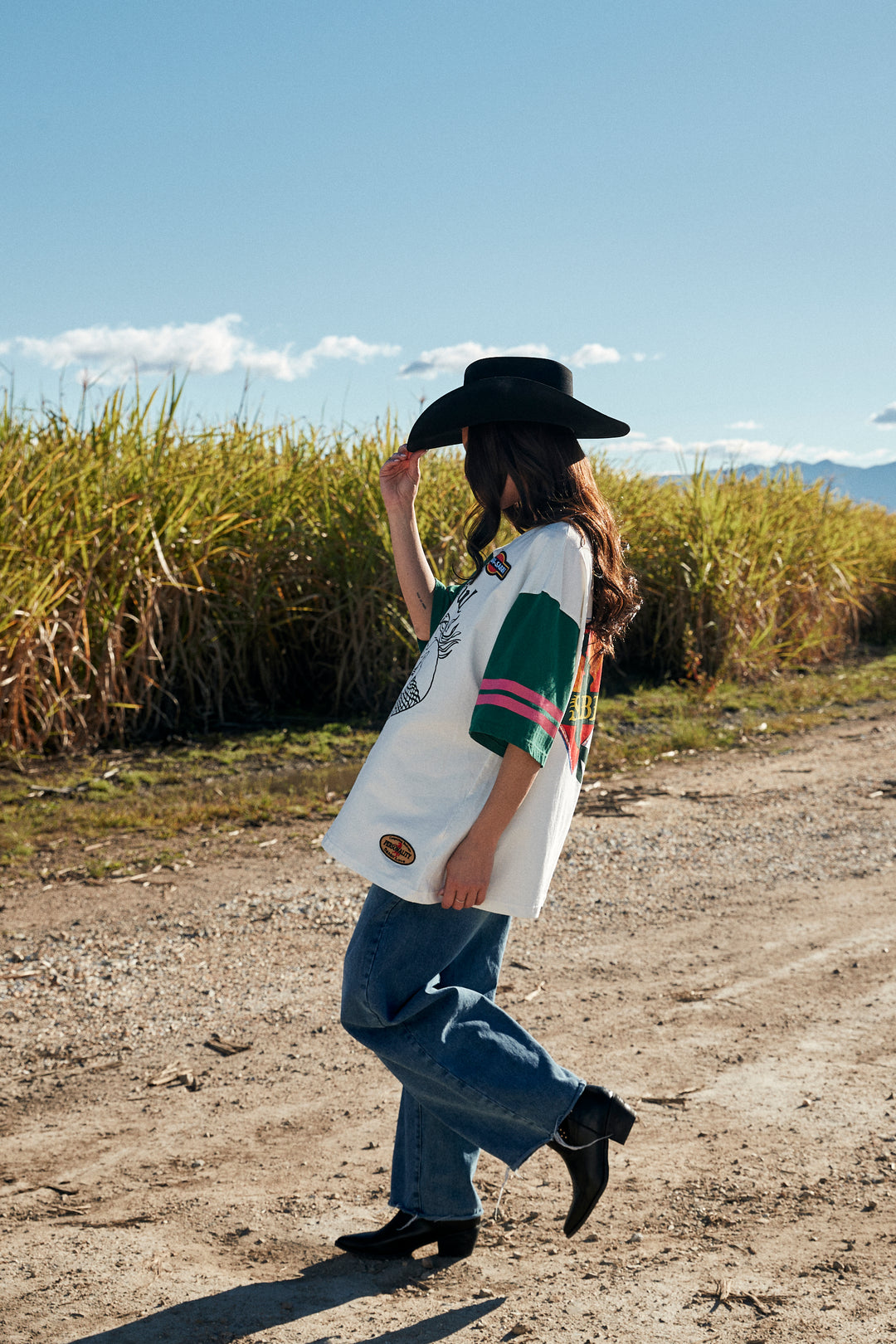 THE VERY OVERSIZED BEYOUTIFUL HOTEL TEE - MARSHMELLOW