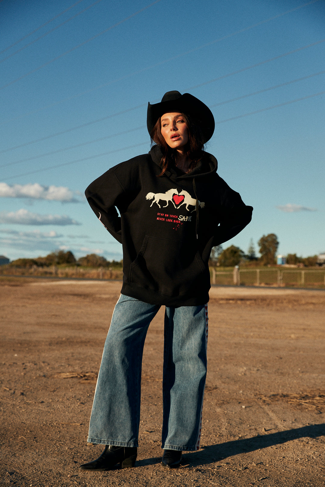 I LOVE COUNTRY MUSIC HOODIE - BLACK