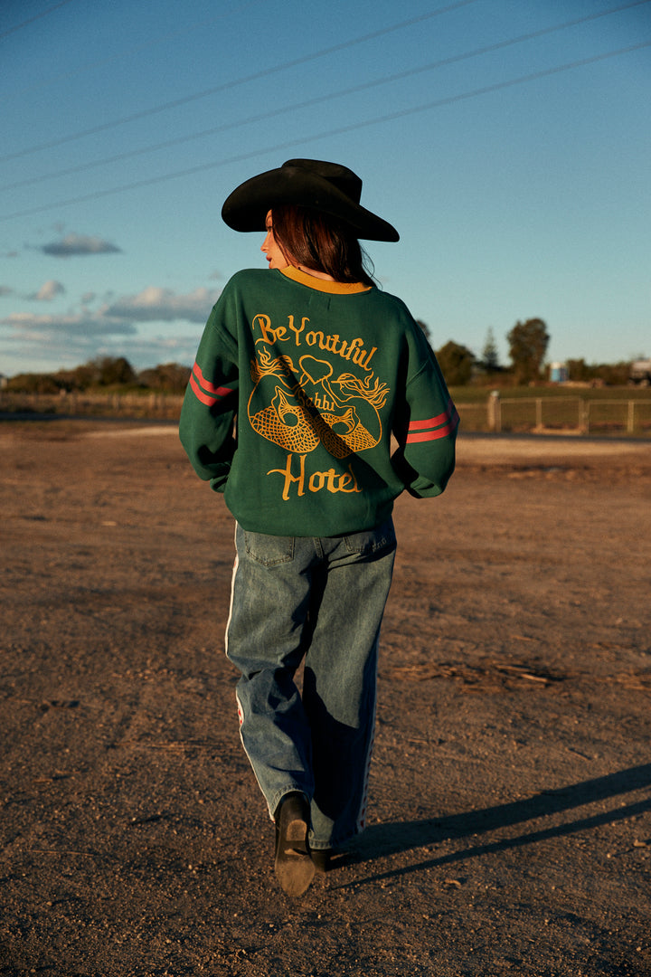 BE YOUTIFUL HOTEL V NECK DIEGO JUMPER - GREEN