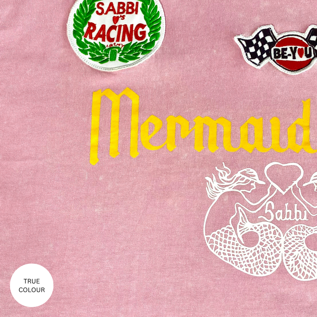 THE VERY OVERSIZED RACING BADGE TEE - PINK