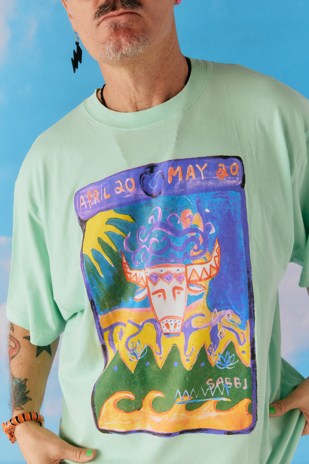 THE VERY OVERSIZED TAURUS TEE - GREEN