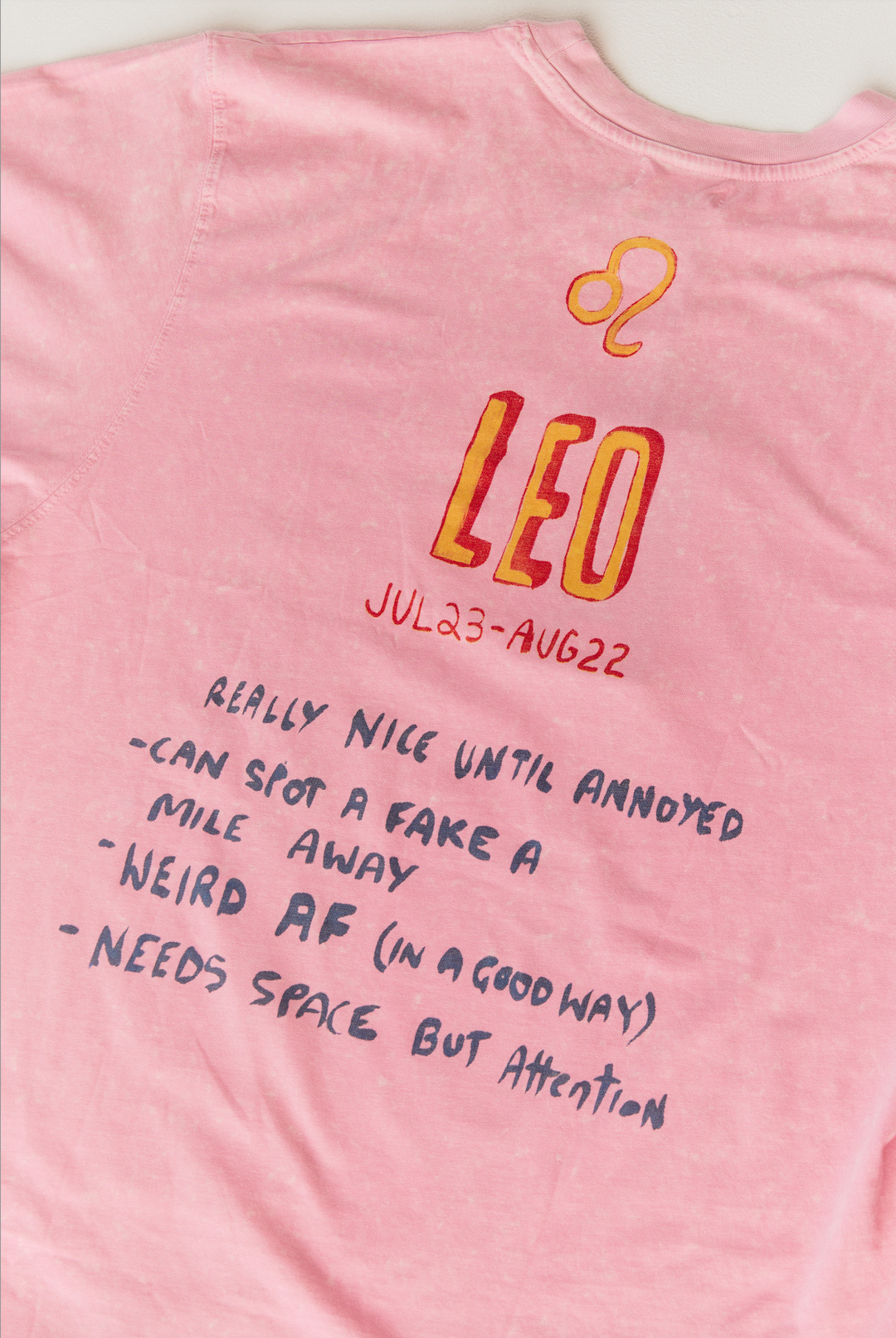 THE VERY OVERSIZED LEO TEE - PINK