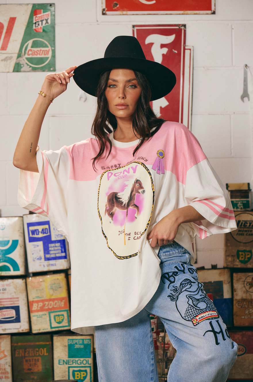 THE BOYFRIEND FIT PONY CLUB TEE - PINK