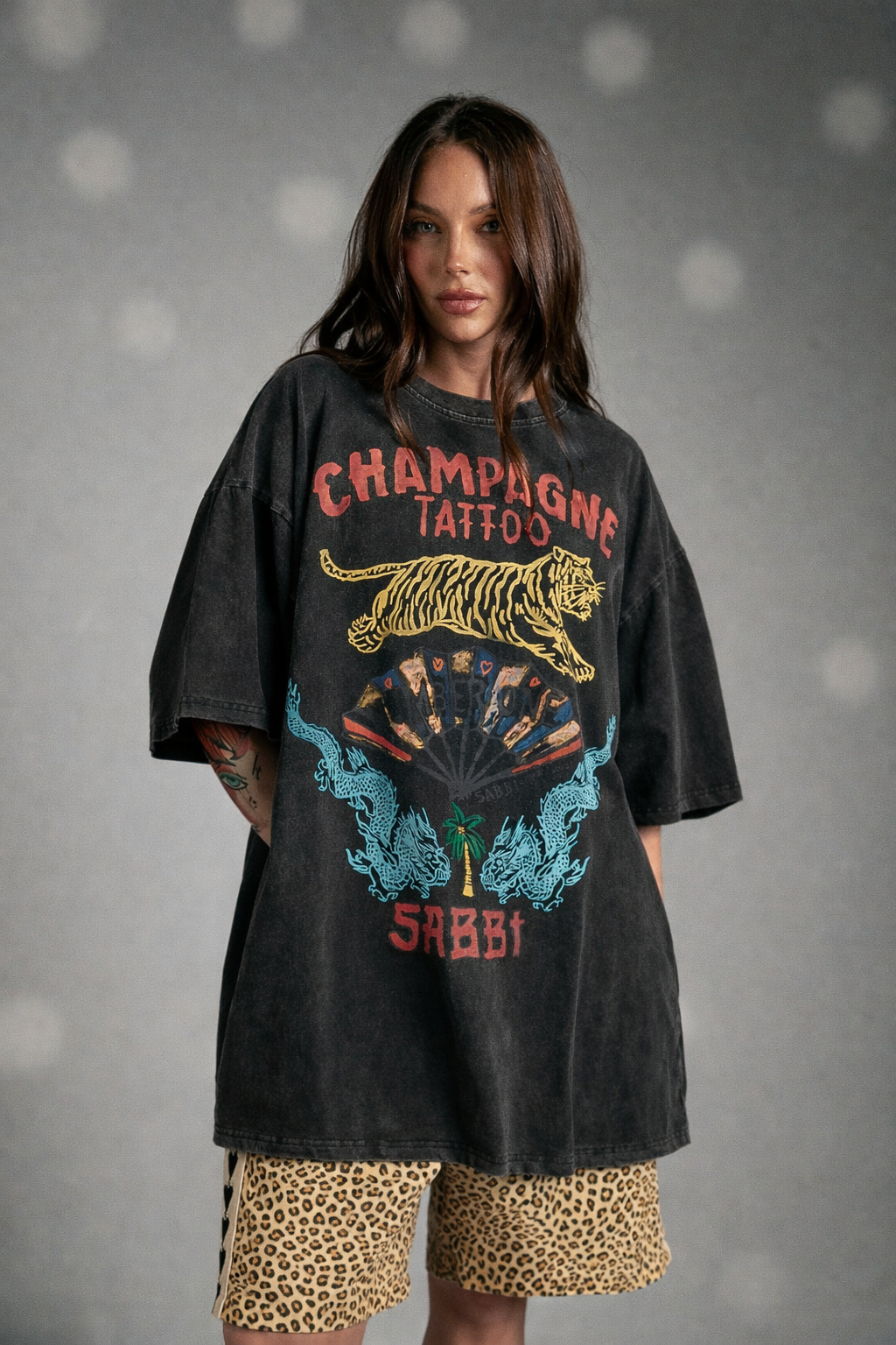 Sabbi | The Very Oversized Champagne Tattoo Tee - BLACK – SABBI
