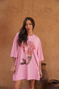THE VERY OVERSIZED LUCKY MERMAID TEE - BRIGHT PINK