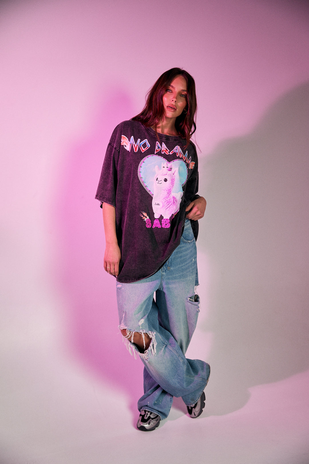 NO DRAMA LLAMA TEE - BLACK ACID WASH