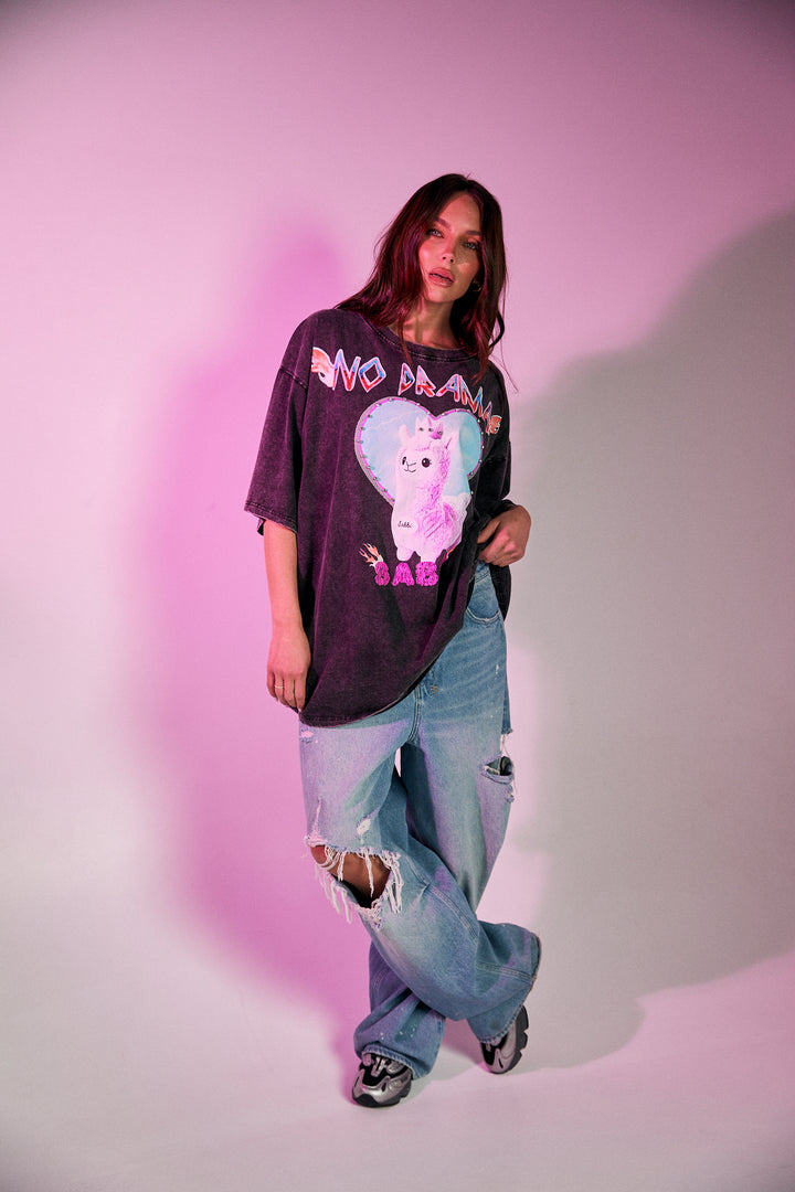 NO DRAMA LLAMA TEE - BLACK ACID WASH