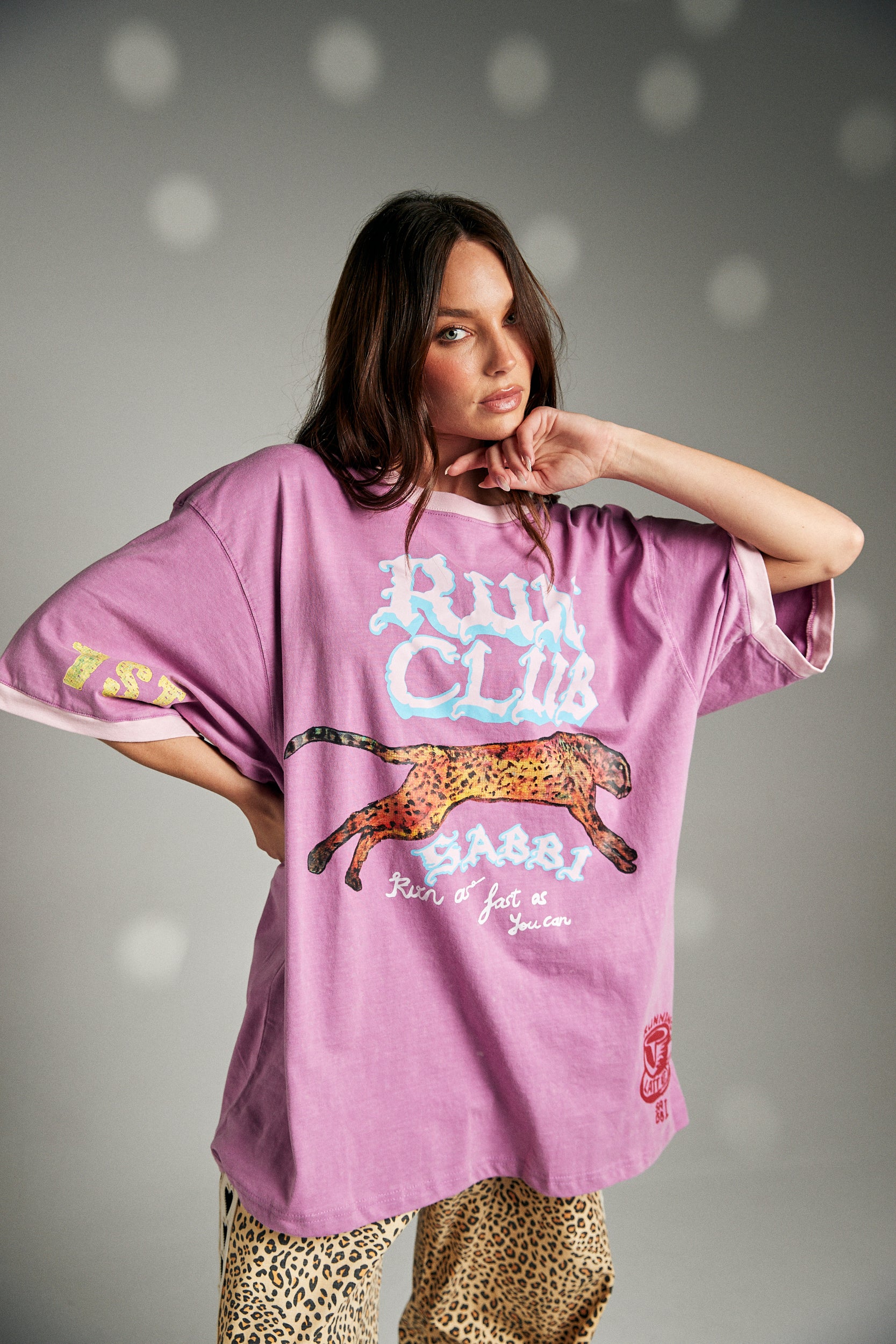 RUN CLUB TEE - PINK – SABBI