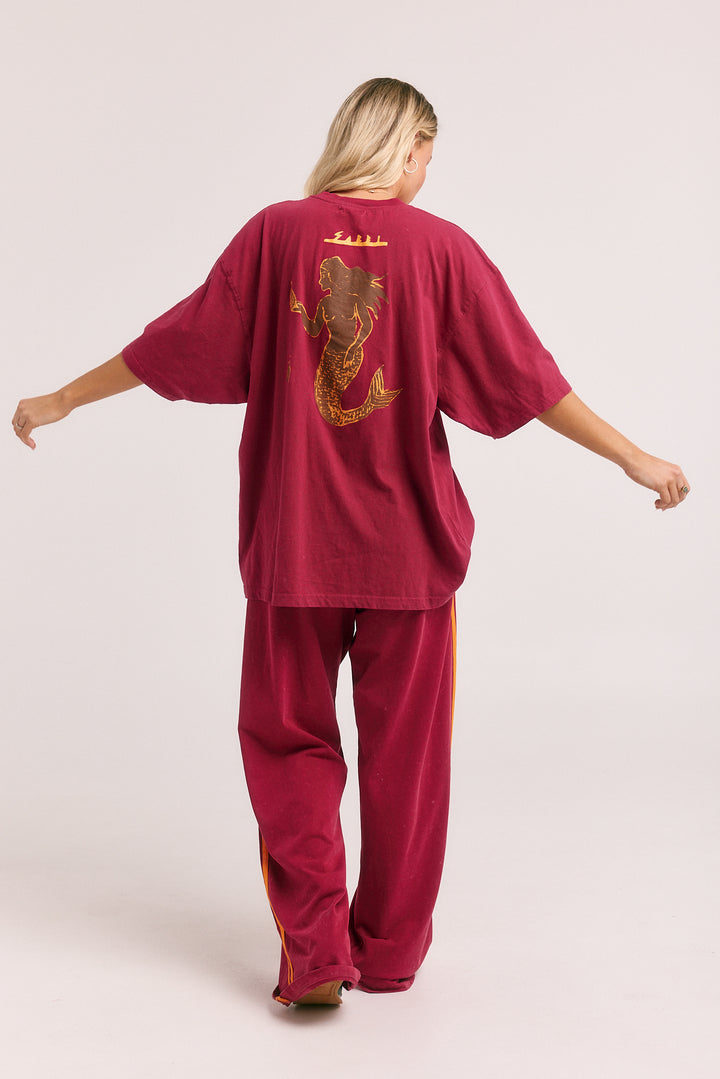 THE VERY OVERSIZED DRUNKEN MERMAID TEE - MAROON