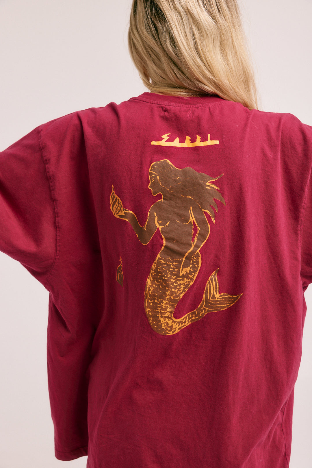 THE VERY OVERSIZED DRUNKEN MERMAID TEE - MAROON