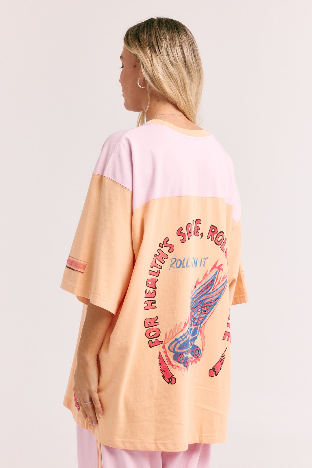 THE VERY OVERSIZED SKATE DON'T HATE TEE - PEACH