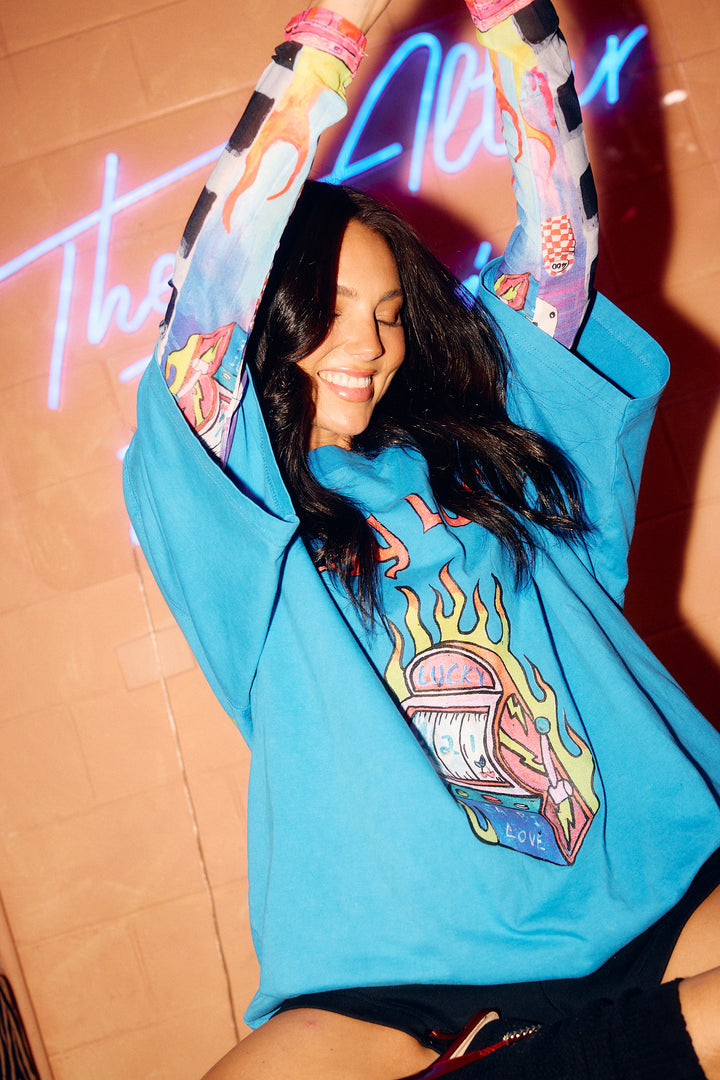 THE VERY OVERSIZED LADY LUCK TEE - BLUE