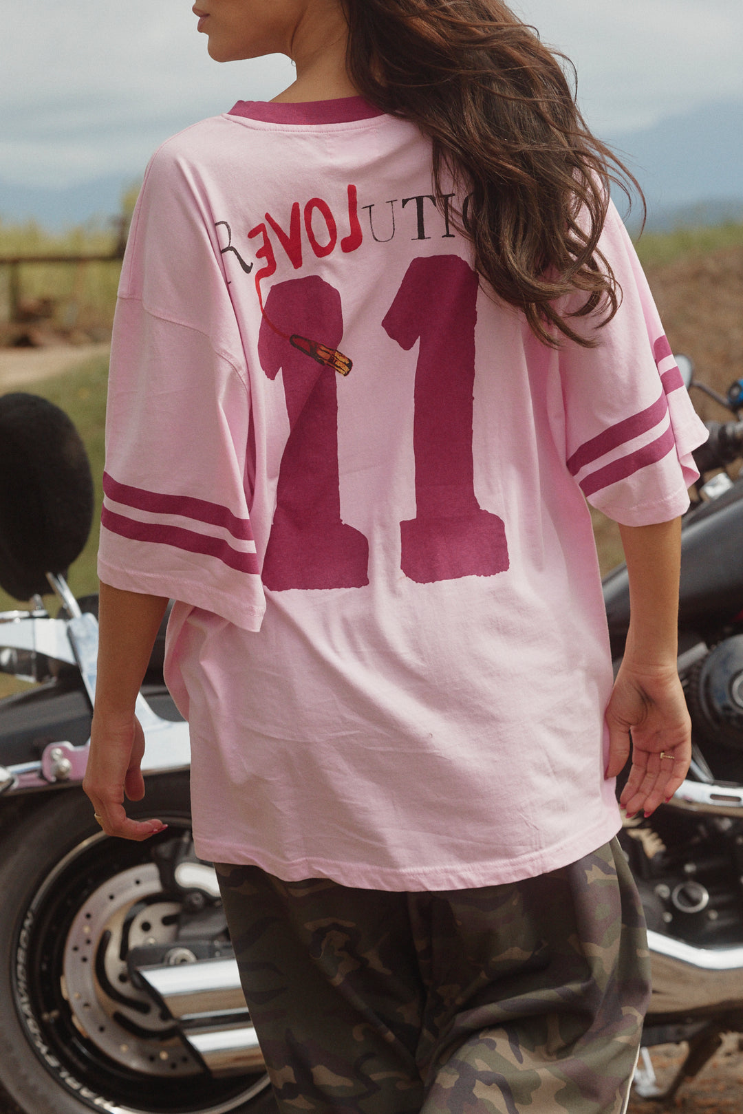 THE VERY OVERSIZED LOVE REVOLUTION TEE - PINK