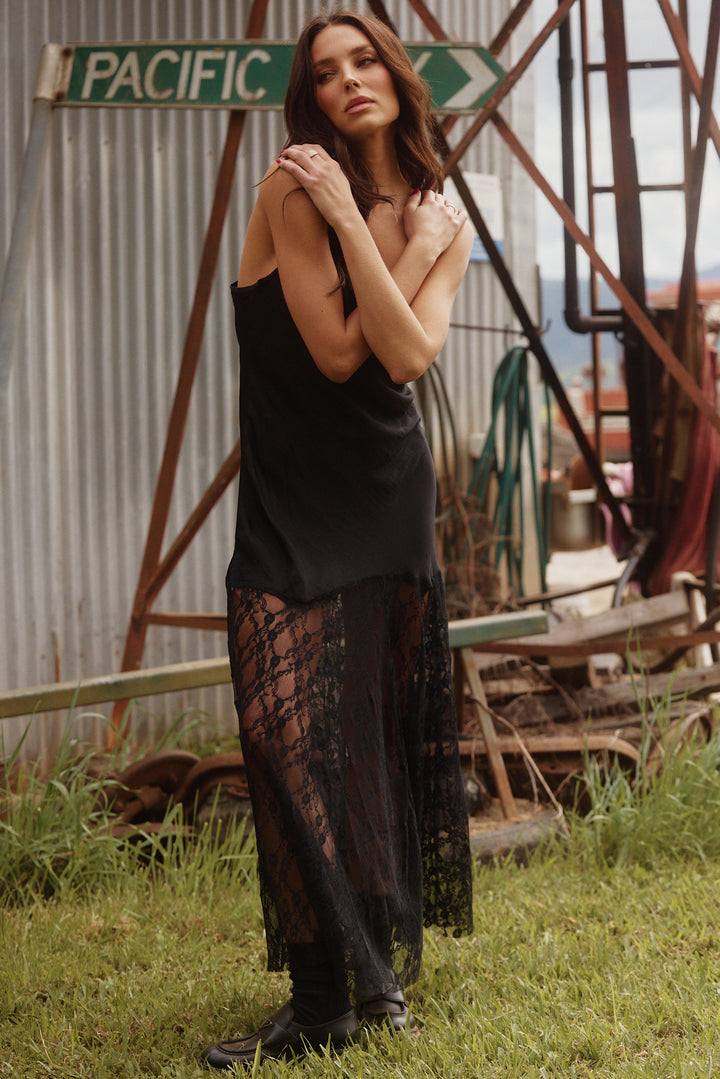 THE LACE MAXI DRESS - BLACK