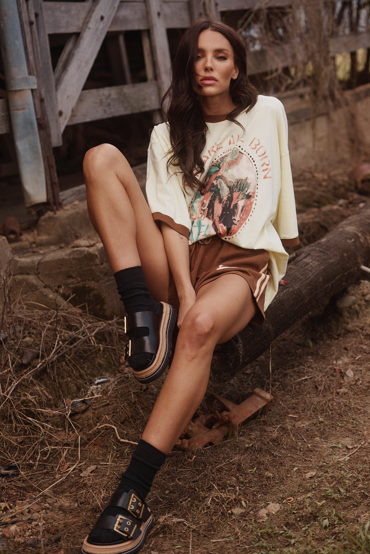 THE VERY OVERSIZED SUPERSTARS TEE - LEMON/ BROWN
