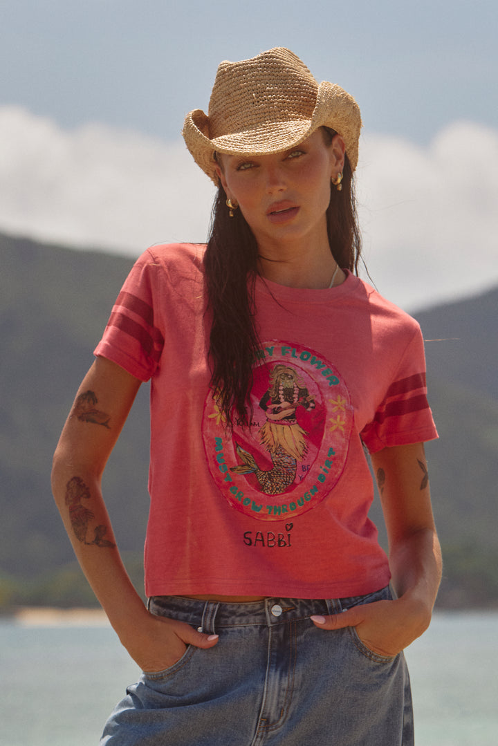 THE BEYOUTIFUL VERY FITTED TEE - CORAL