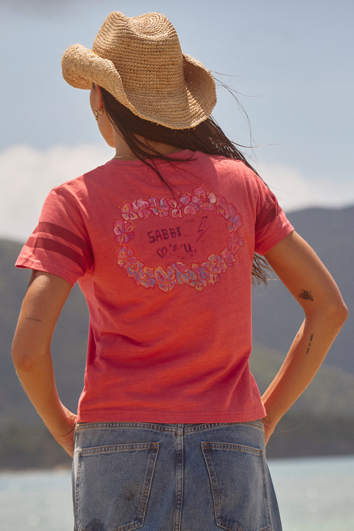 THE BEYOUTIFUL VERY FITTED TEE - CORAL