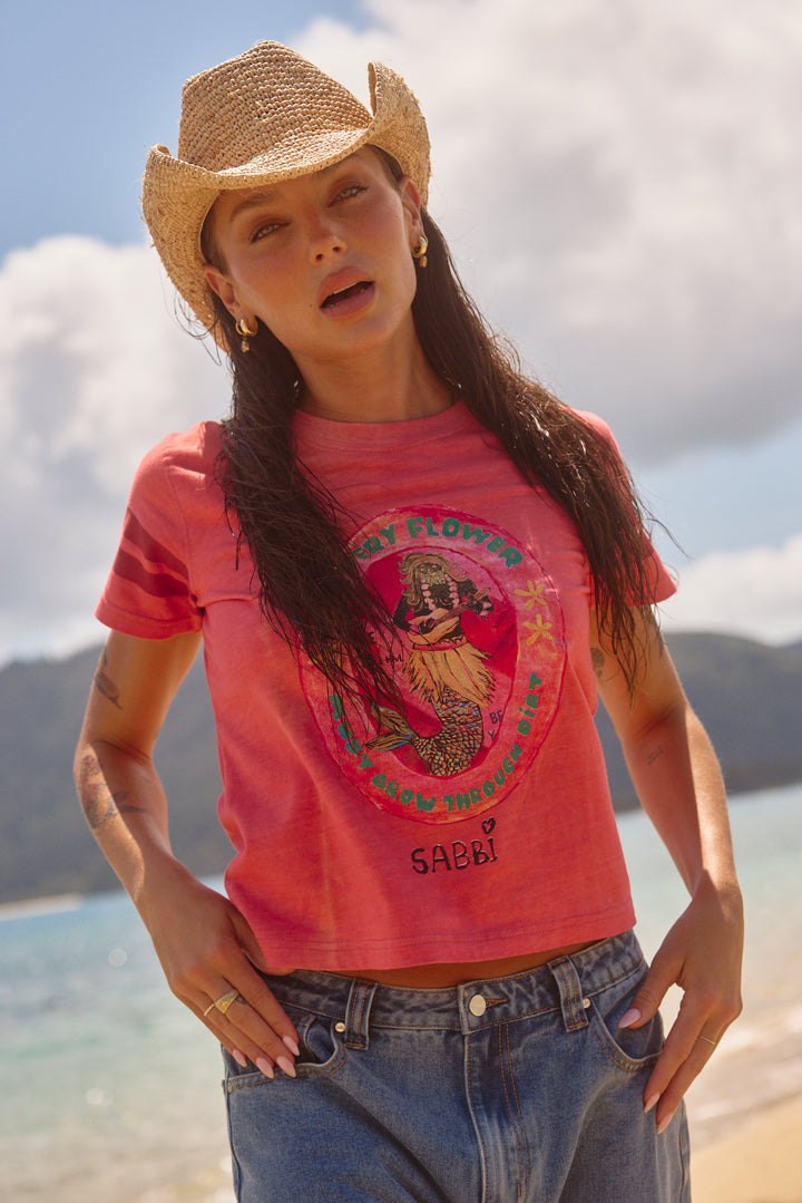 THE BEYOUTIFUL VERY FITTED TEE - CORAL