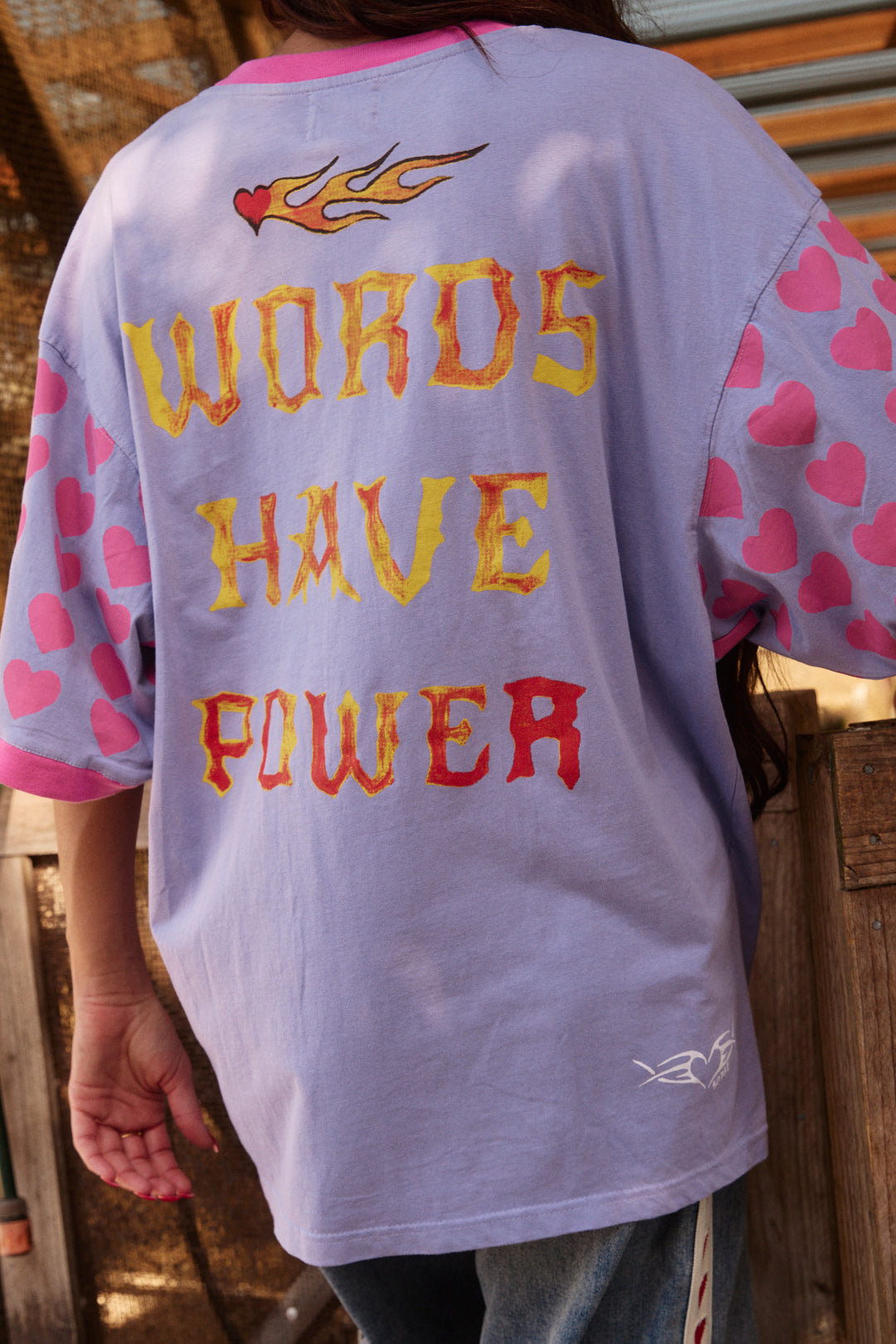 THE VERY OVERSIZED WORDS HAVE POWER PEGASUS TEE - LILAC