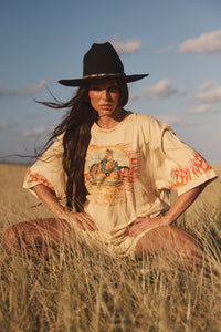 THE VERY OVERSIZED FLAMING COWBOY TEE  - SKY
