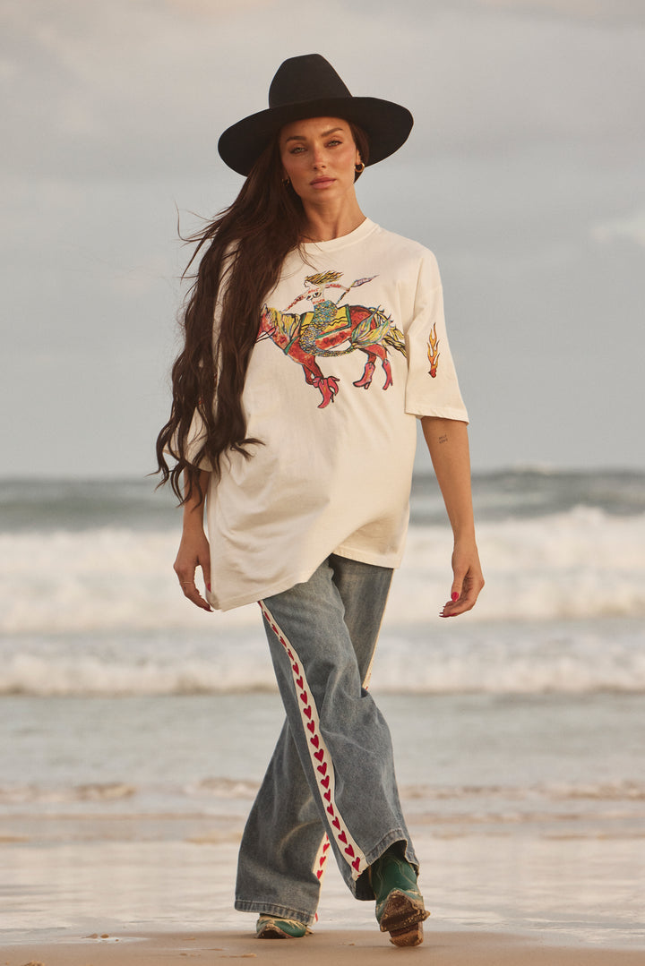 THE VERY OVERSIZED WORDS HAVE POWER TEE - MARSHMELLOW