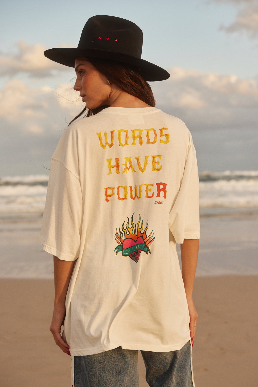 THE VERY OVERSIZED WORDS HAVE POWER TEE - MARSHMELLOW