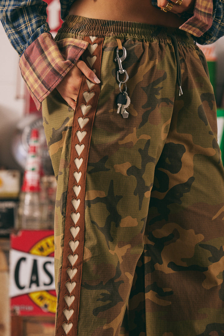 THE CANVAS HEART PANTS - CAMO
